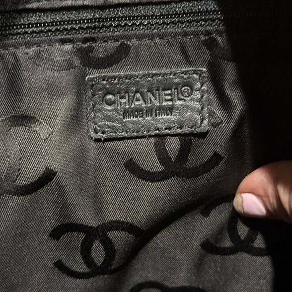 GORGEOUS Authentic CHANEL Black Calfskin Wild Stitch Surpique shoulder bag - Picture 11 of 16